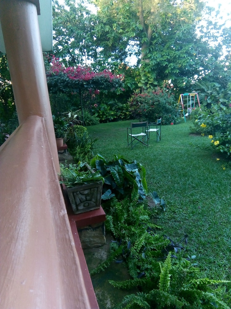 Colonial Residence