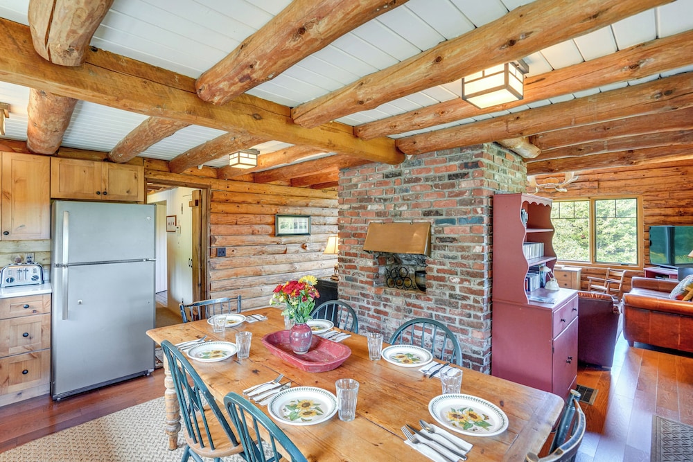 Cozy Log Cabin Near Mt Snow: Views, Modern Comfort