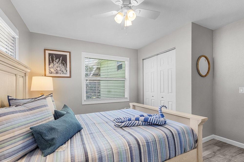 171 Canal Cove: 2br W/ Canal Views 2 Bedroom Home