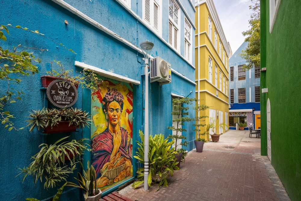 Willemstad Historic City Suites
