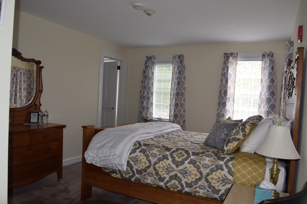 New Hampshire Mountain Inn