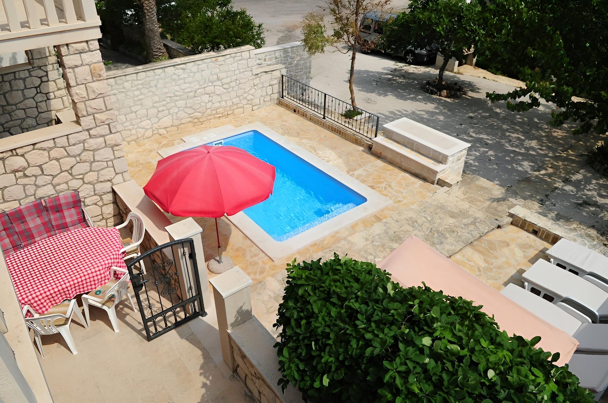 Mari - With Pool - A1 view 2