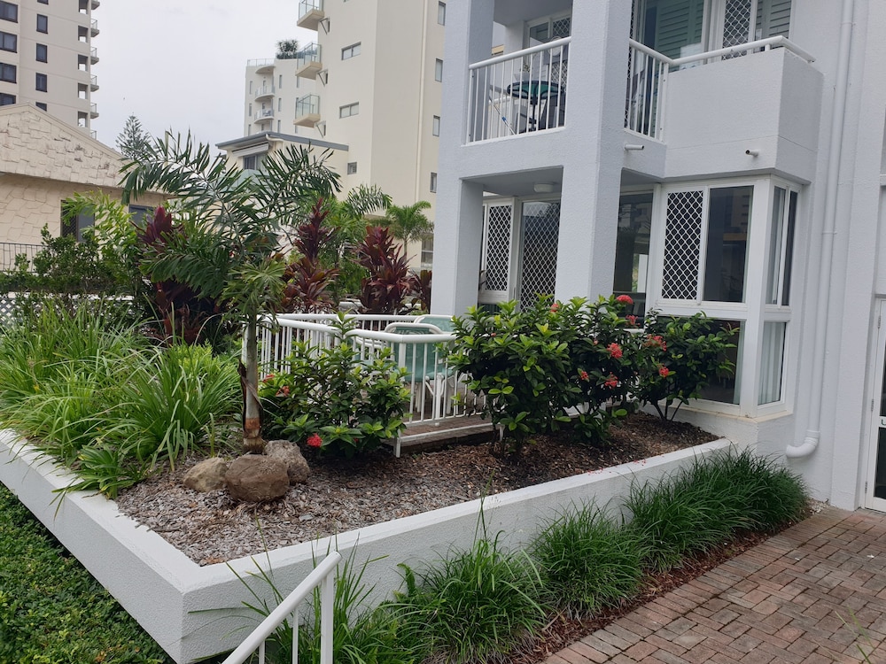Coolangatta Vacations - The Bay Apartments - Property Image 6