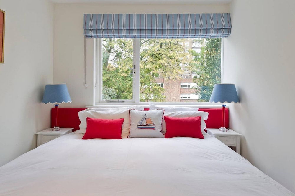 Tasteful 4bed Holland Park
