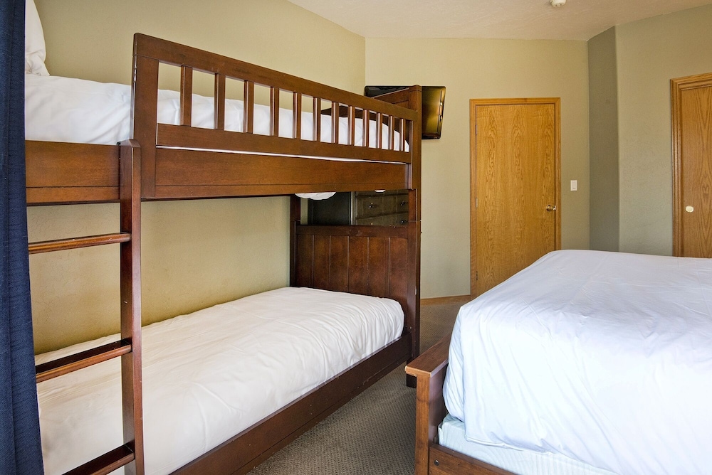 Canyon Run I-203 2 Bedroom Condo by Redawning - Property Image 19