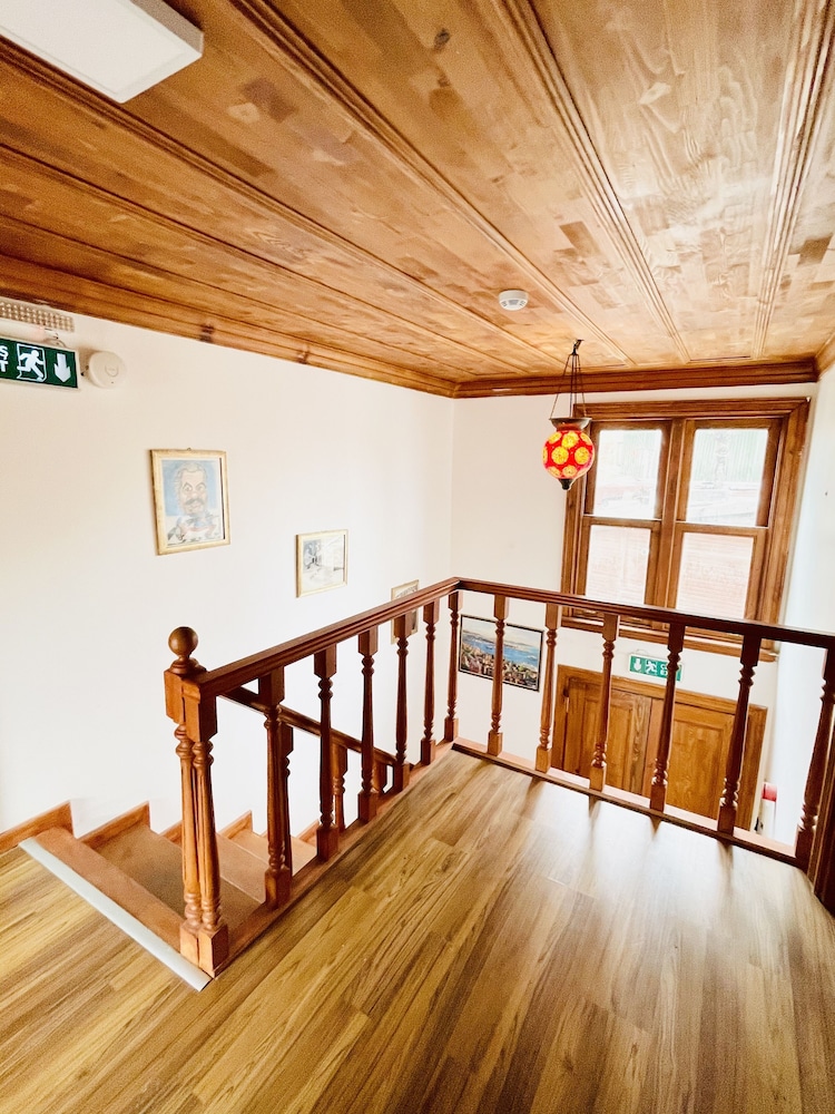 Qonaq Otel - Image 50