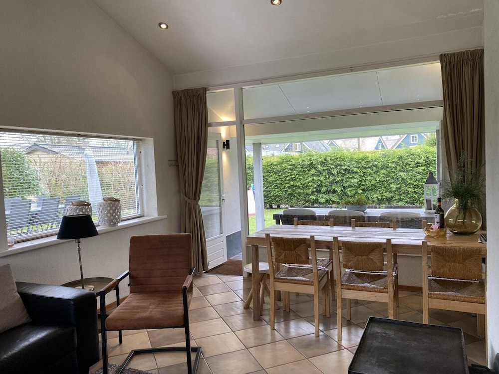 Lovely Holiday Bungalow With Garden