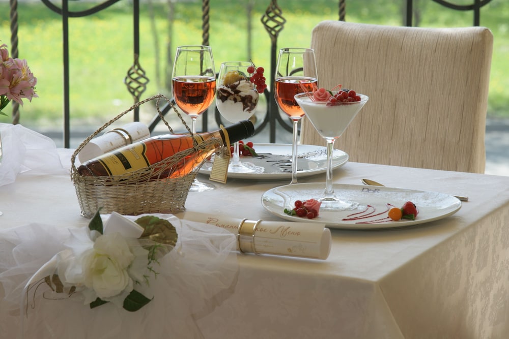 Almaz Hotel