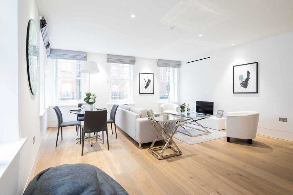 Romily Street Apartment