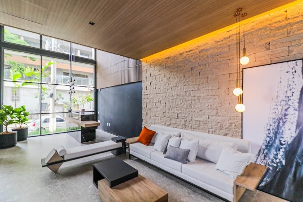 Haus Mitre Residences
