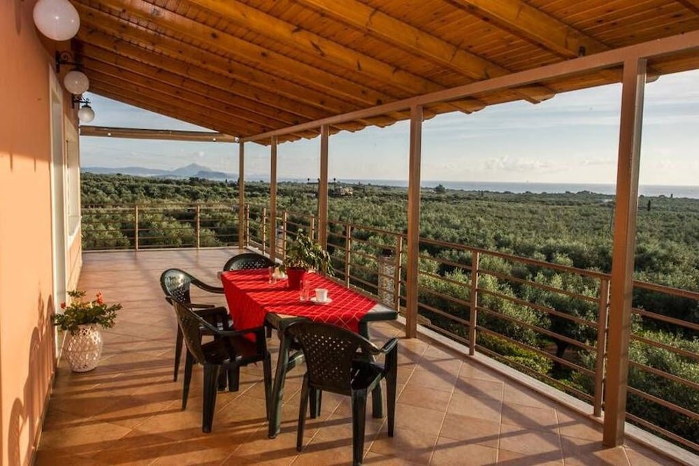 Seaview Flat In An Olive Grove By The Beach