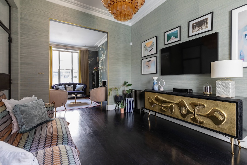 Westbourne Park Road XVI by Onefinestay