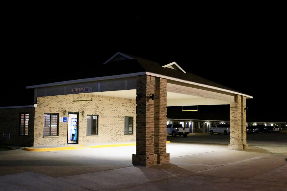 Heritage Inn & Suites