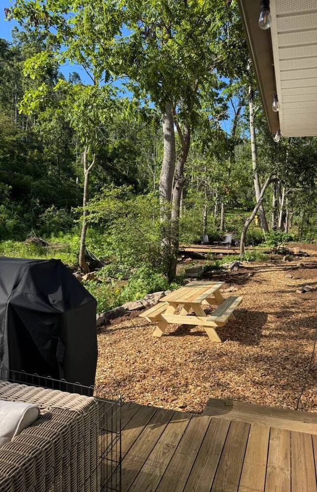 Creekside on Shope hot tub Fire pit