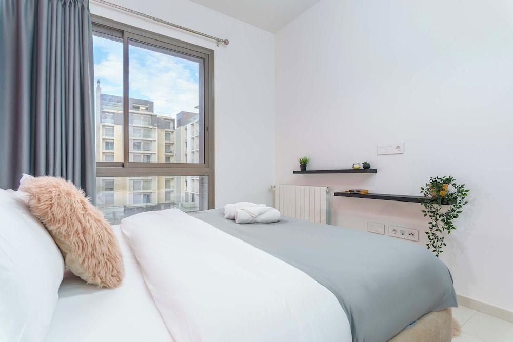 Viva 3-BR Apt in Waterfront Dbayeh