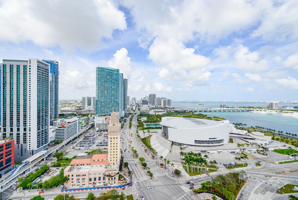 Prime Spot Stunning Ocean & Bay Views