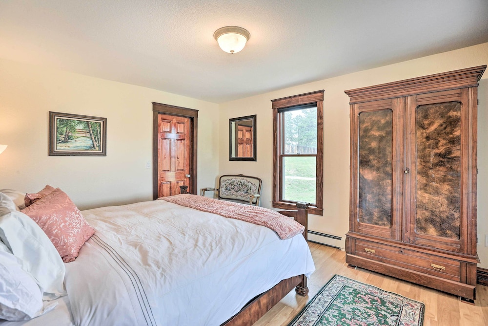 Mtn View + Group Ready: Conifer Home on 100 Acres!