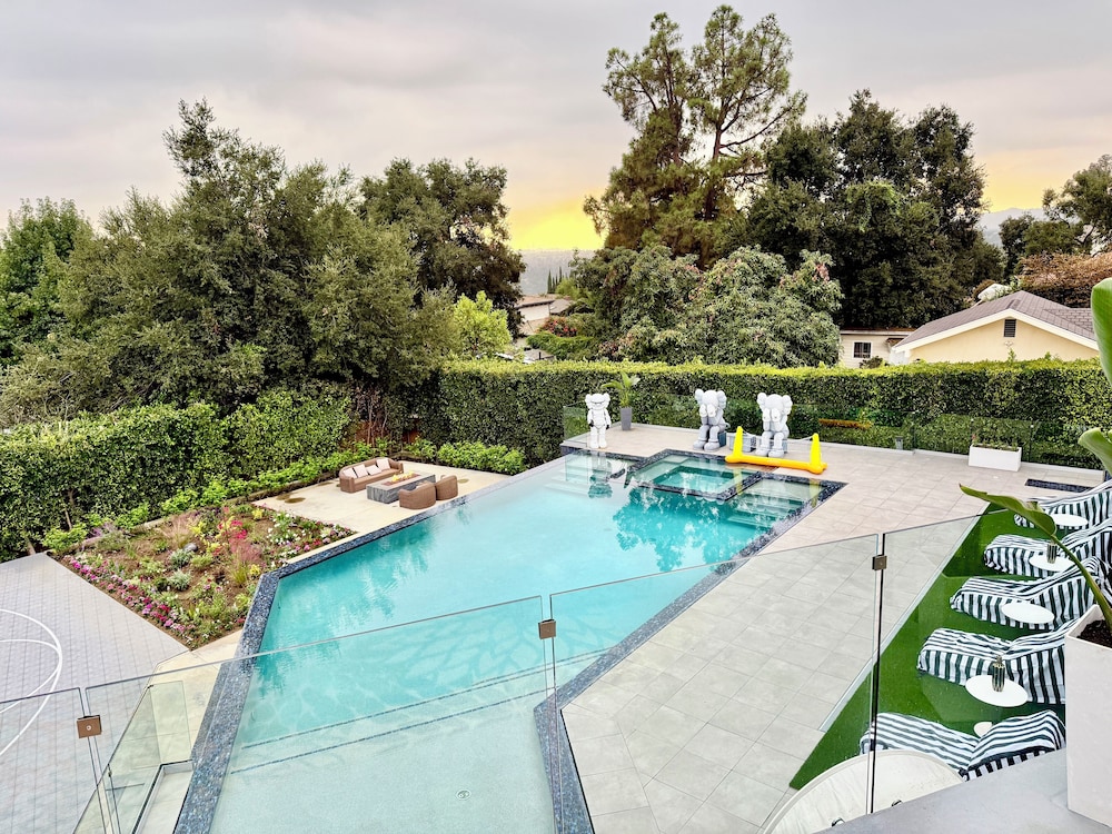 @ Marbella Lane - Enchanted Garden & Pool Hideaway