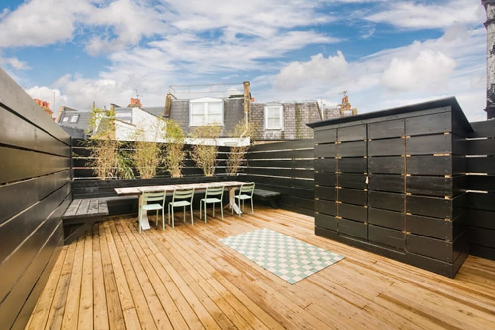 outdoor bbq area