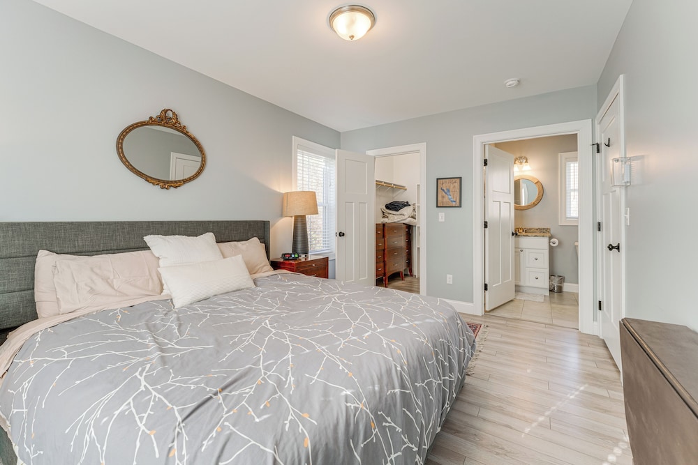 Ski, Hike & Boat: Modern Bridgton Retreat
