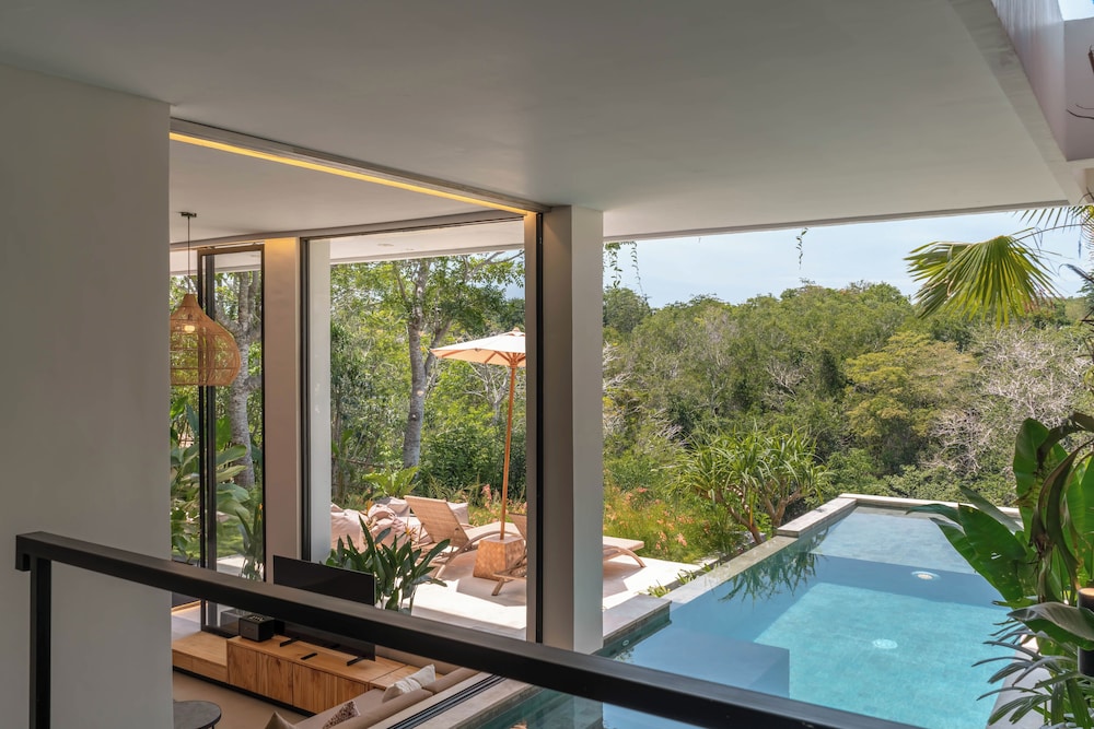 The Luminous Villa Uluwatu