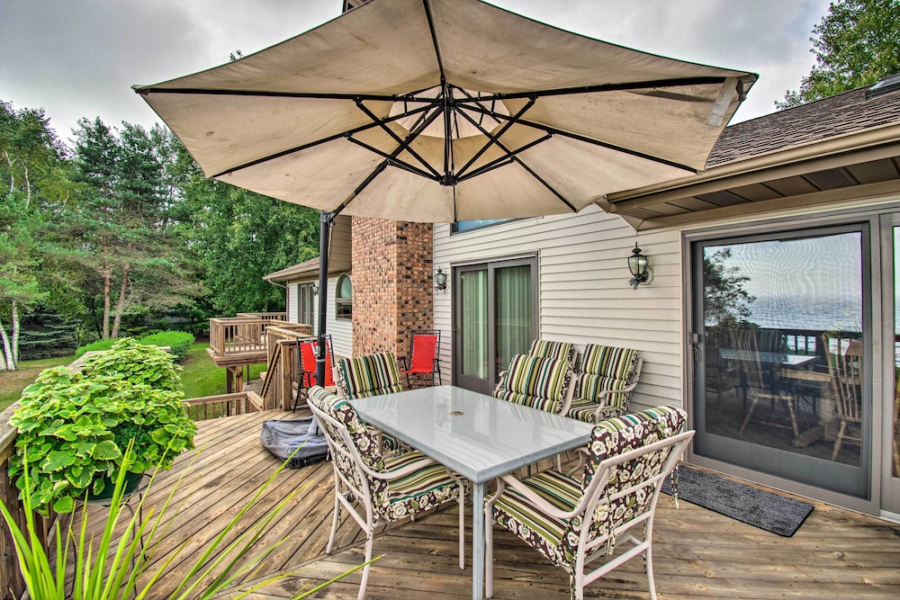 Large Family Home w/ Deck & Yard on Lake Huron