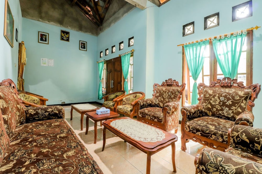 Mutiara Guesthouse view 5