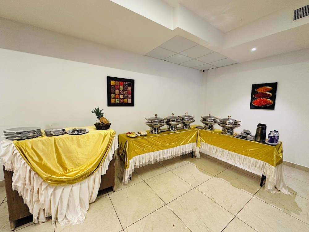 Shambhavi Hotel & Convention Centre
