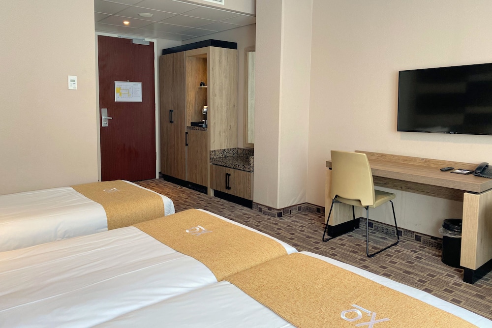 XO Hotels Blue Square 9