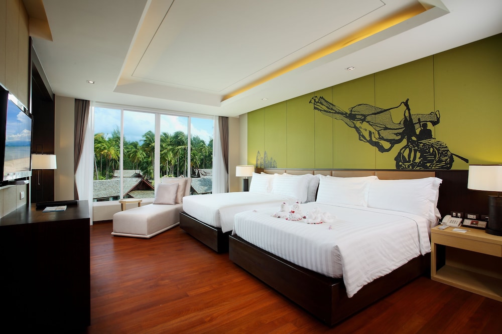 Graceland Khaolak Beach Resort