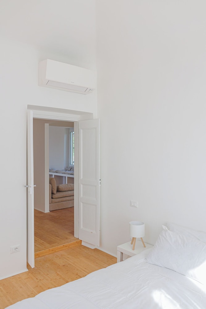Newly Renovated Ocean View Flat