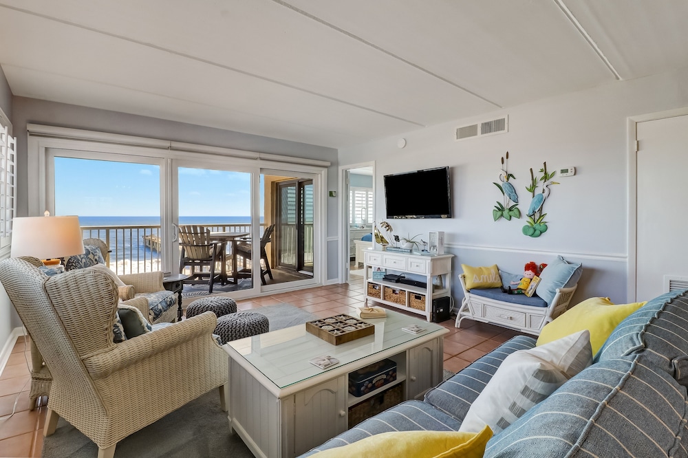 Fernandina Beach Vacations - Beach Condo Miles-long Views Sand and Sea, Access to Private Fishing Pier by RedAwning - Property Image 9