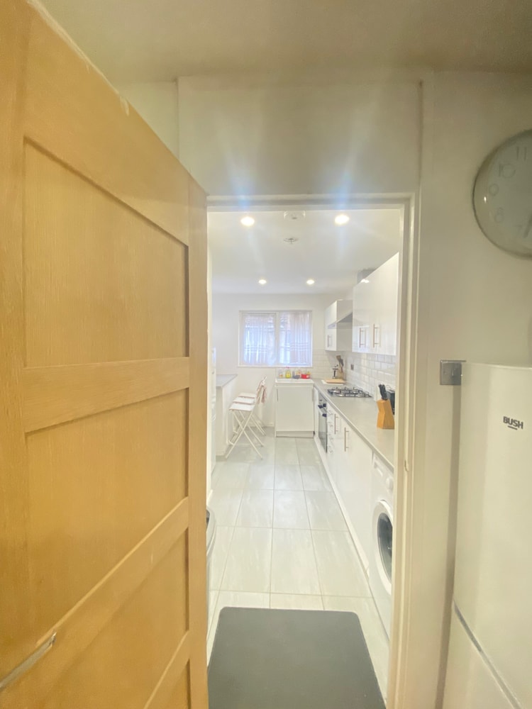 Luxurious London 5 Bedroom House