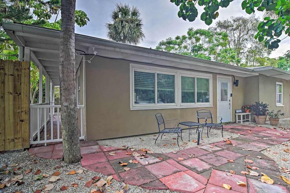 Retreat Half-mile to Beach/siesta Key Village view 3