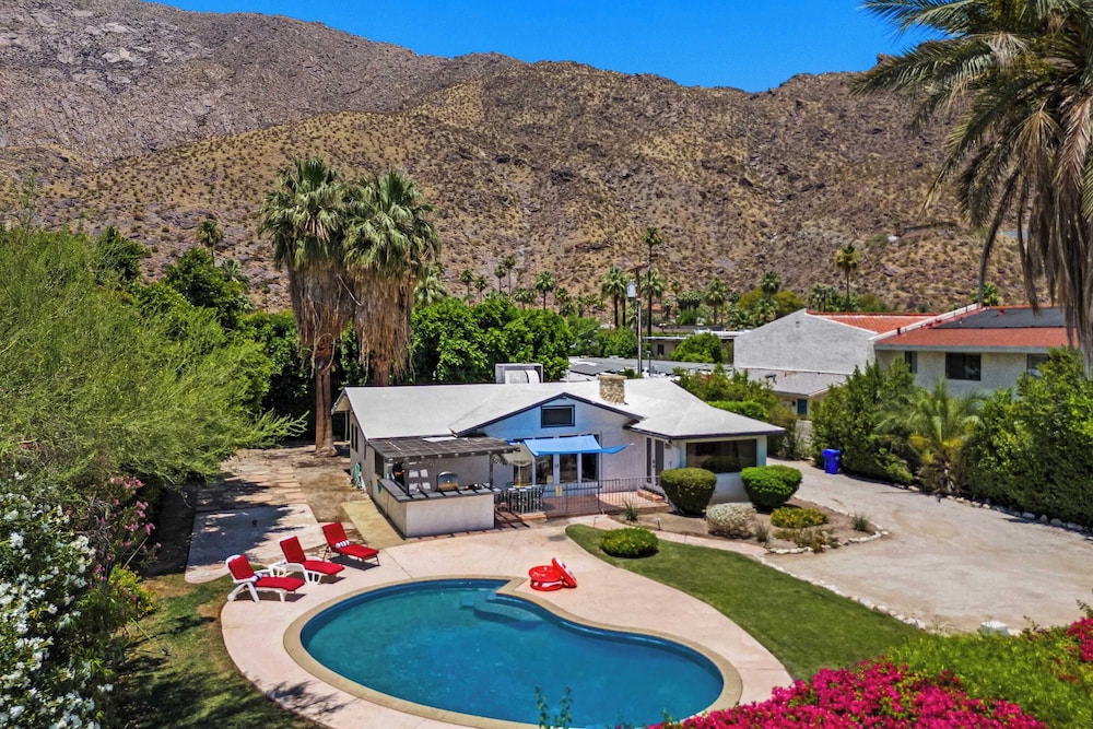 Dandelion by Avantstay Pool, 0.2mi to Downtown!