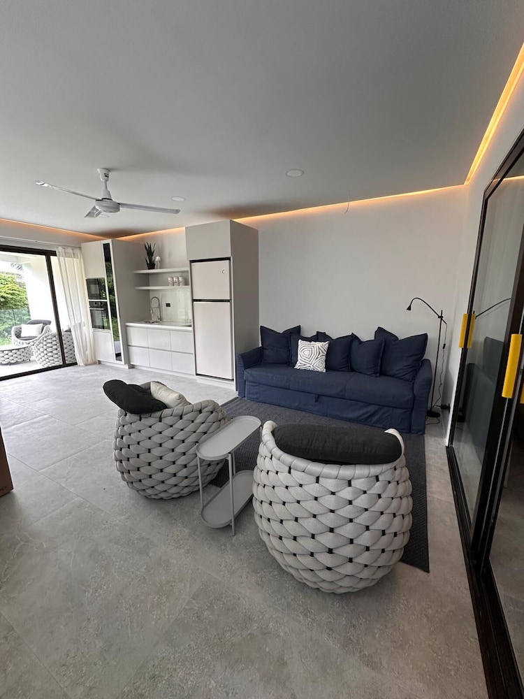 Beachside Residence