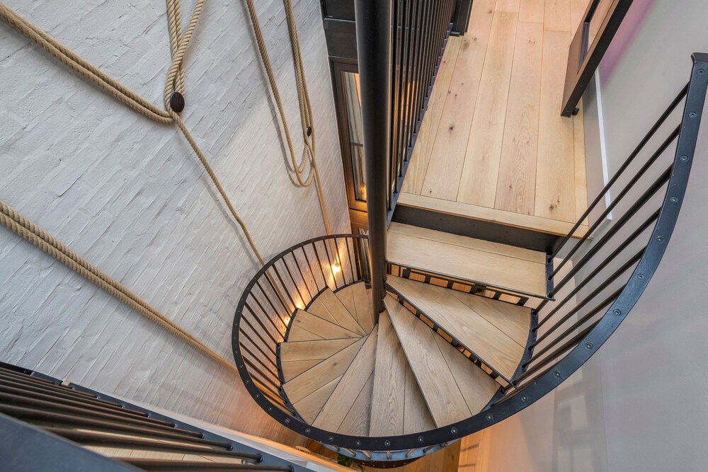 The Insta Playhouse - Covent Garden - by Frankie Says