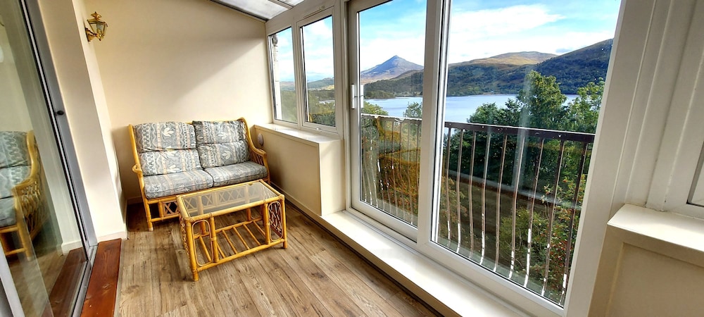 Loch Rannoch Highland Club Red Squirrel Lodge 02