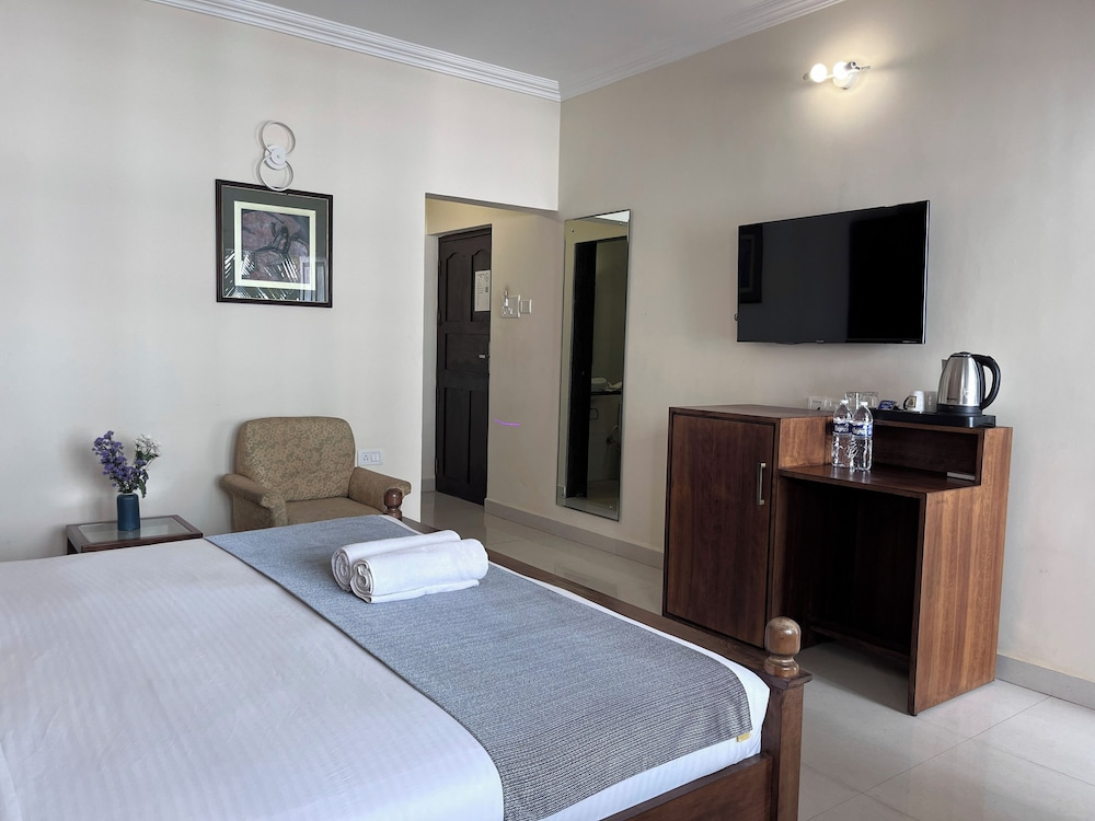 Q 23 Resort Candolim Beach
