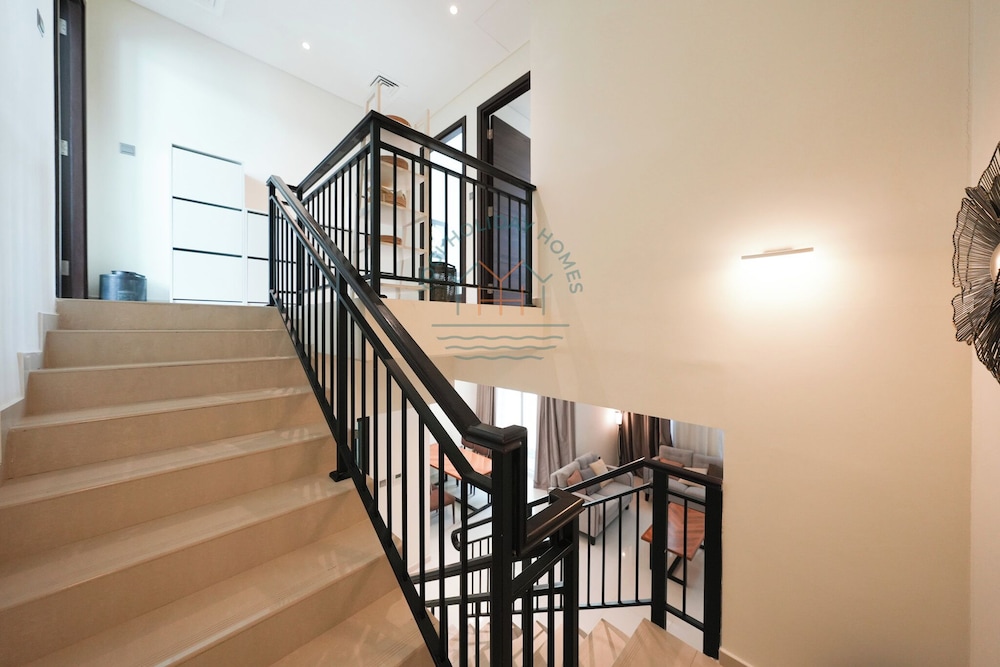 Luxury 4BR Villa With Private Garden