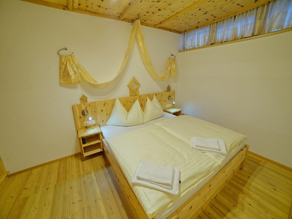 Holiday Home in Konigsleiten With Swimming Pool