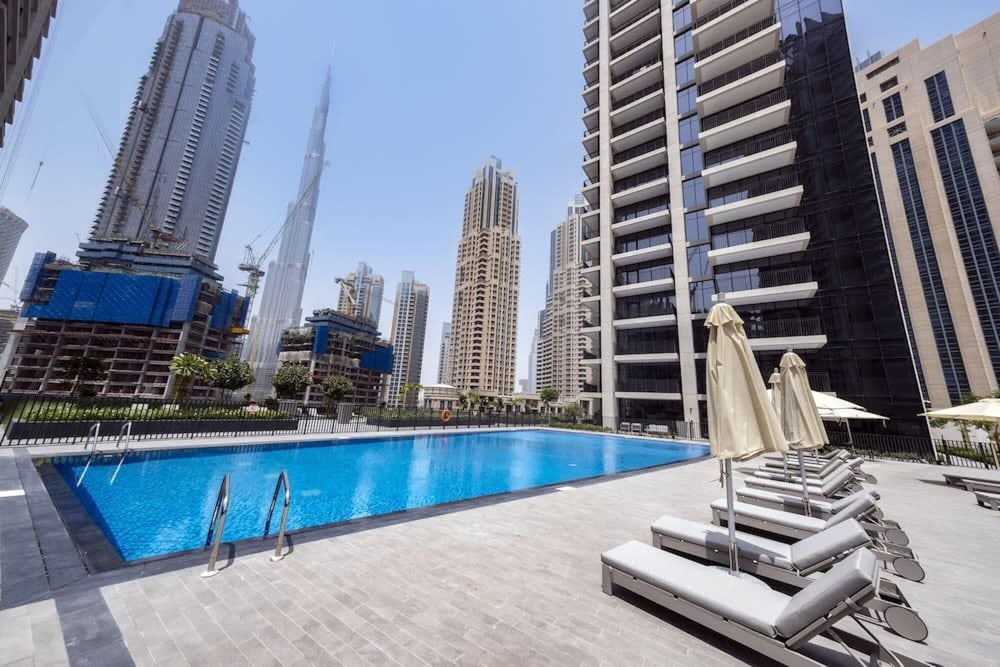 1BR Apt Brand New Spectacular Views Downtown