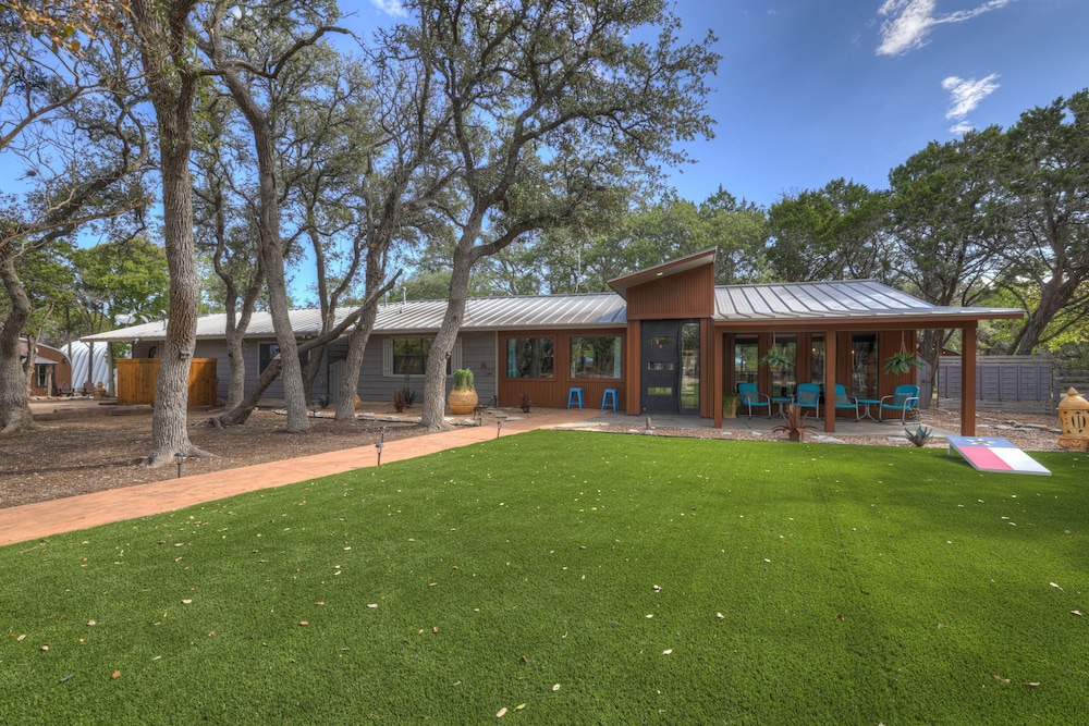 Terracotta Oasis - Wimberley for 30 Guests