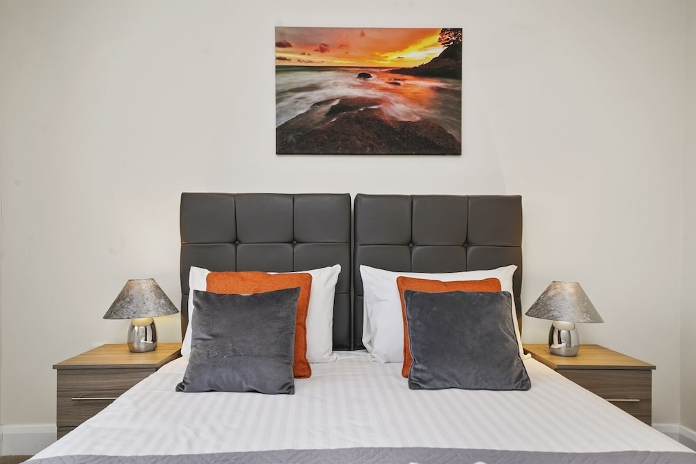 Heathrow Living Serviced Apartments by Ferndale