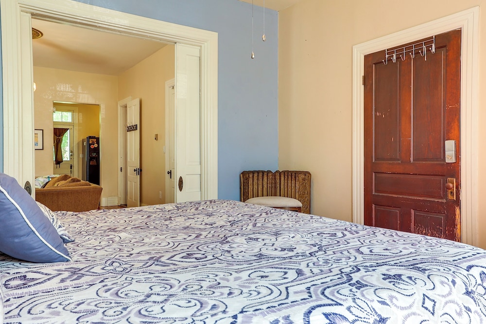 Louisville Vacation Rental 2 Mi to Churchill Downs