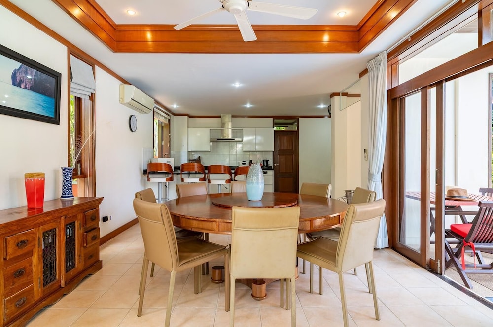 4BR Villa beach walking distance KBR44