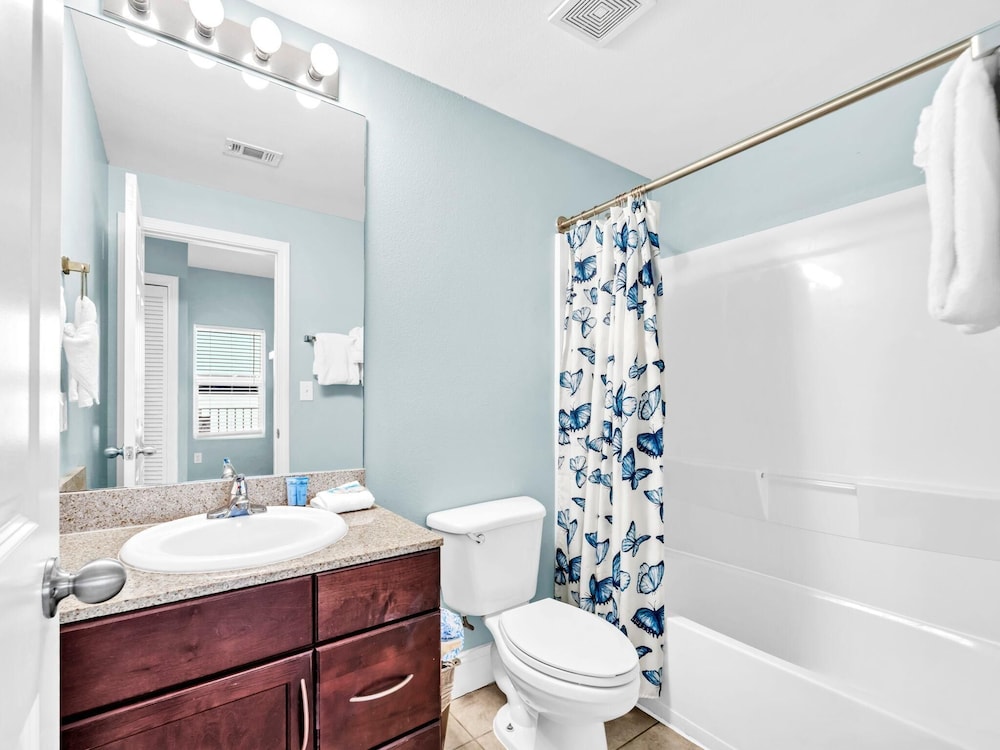Laketown Wharf 331