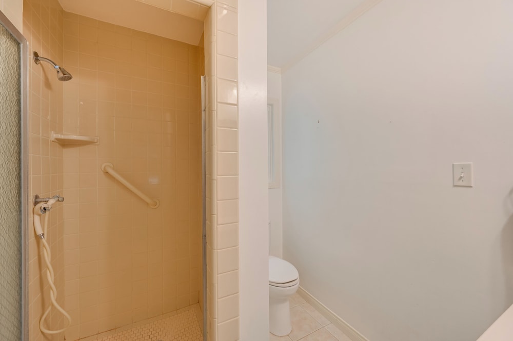Home 3 Mi to Main St Julian: Great for Groups!