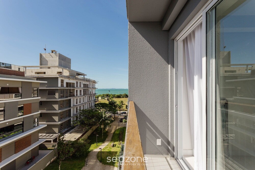 Modern duplex w/jacuzzi 240m beach JRR410