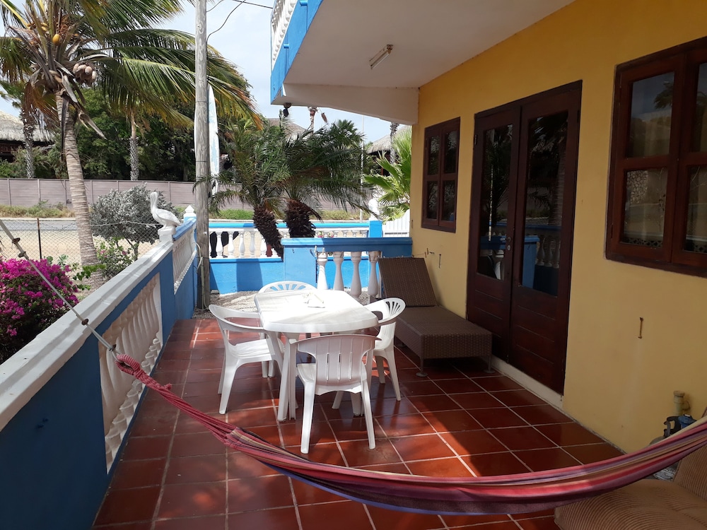 Sea Horizon Apartments (across from Mambo Beach)